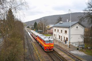 Z Prahy vyjedou o víkendu letos poprvé sezónní vlaky, kraj chce modernější vozidla - Zdopravy.cz